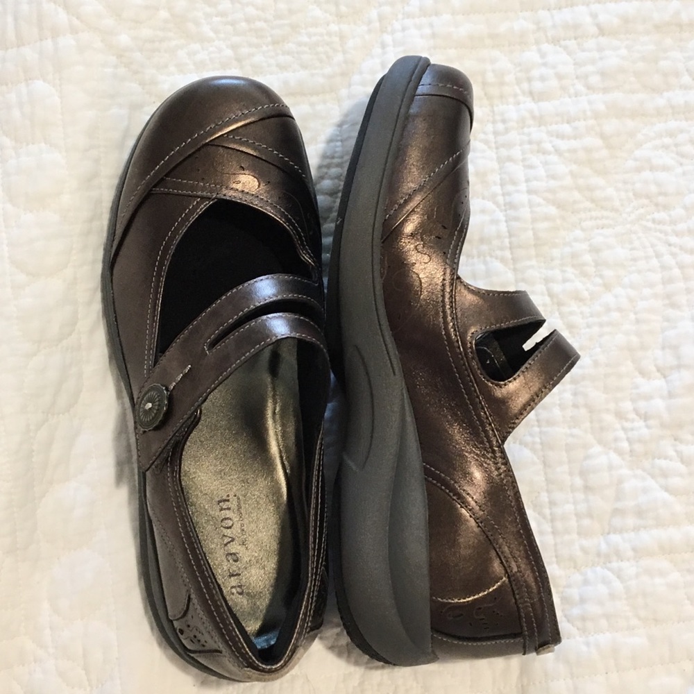 Aravon shoes by New Balance